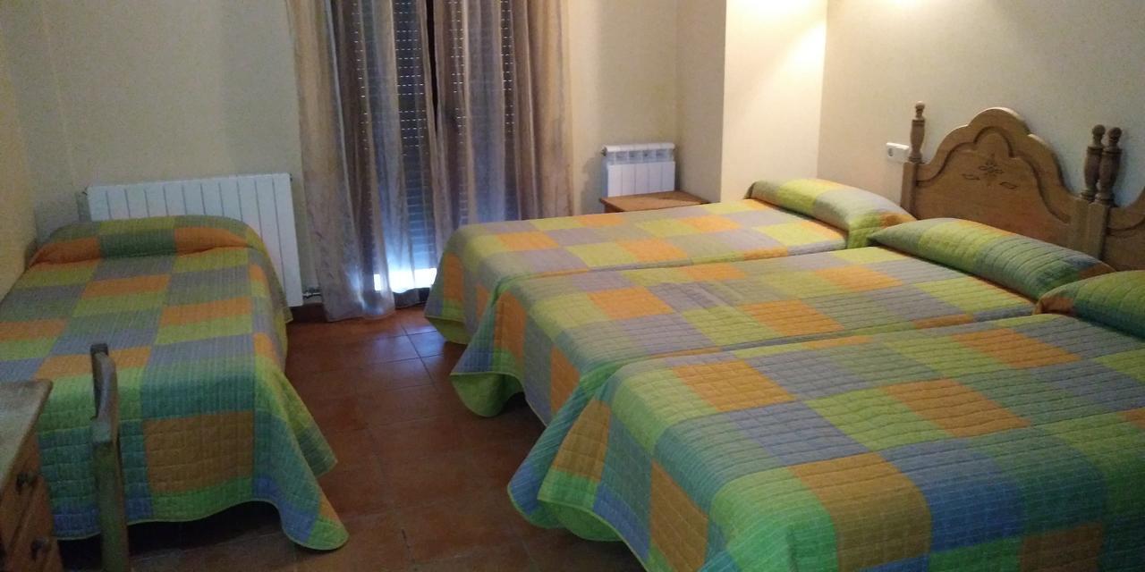 Hostal La Vega Peralejos Exteriör bild