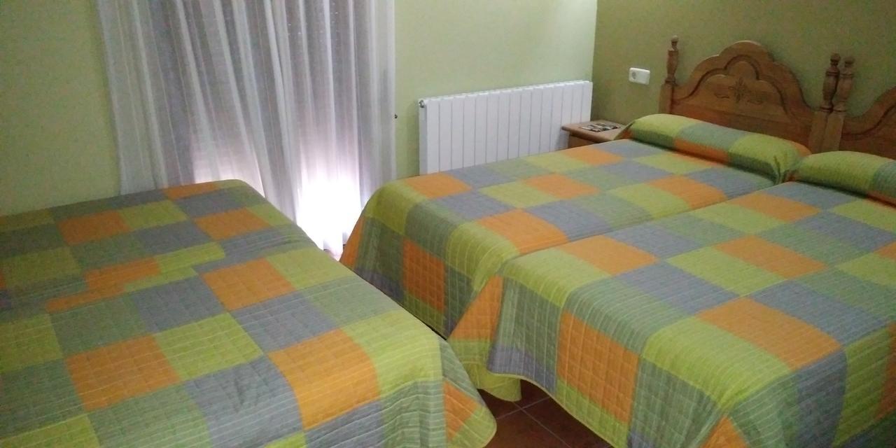 Hostal La Vega Peralejos Exteriör bild